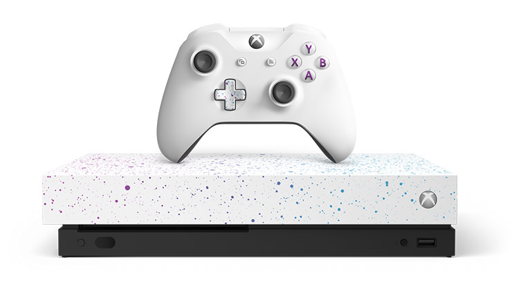 Xbox One X konsolu ve oyun kumandasının önden görünümü