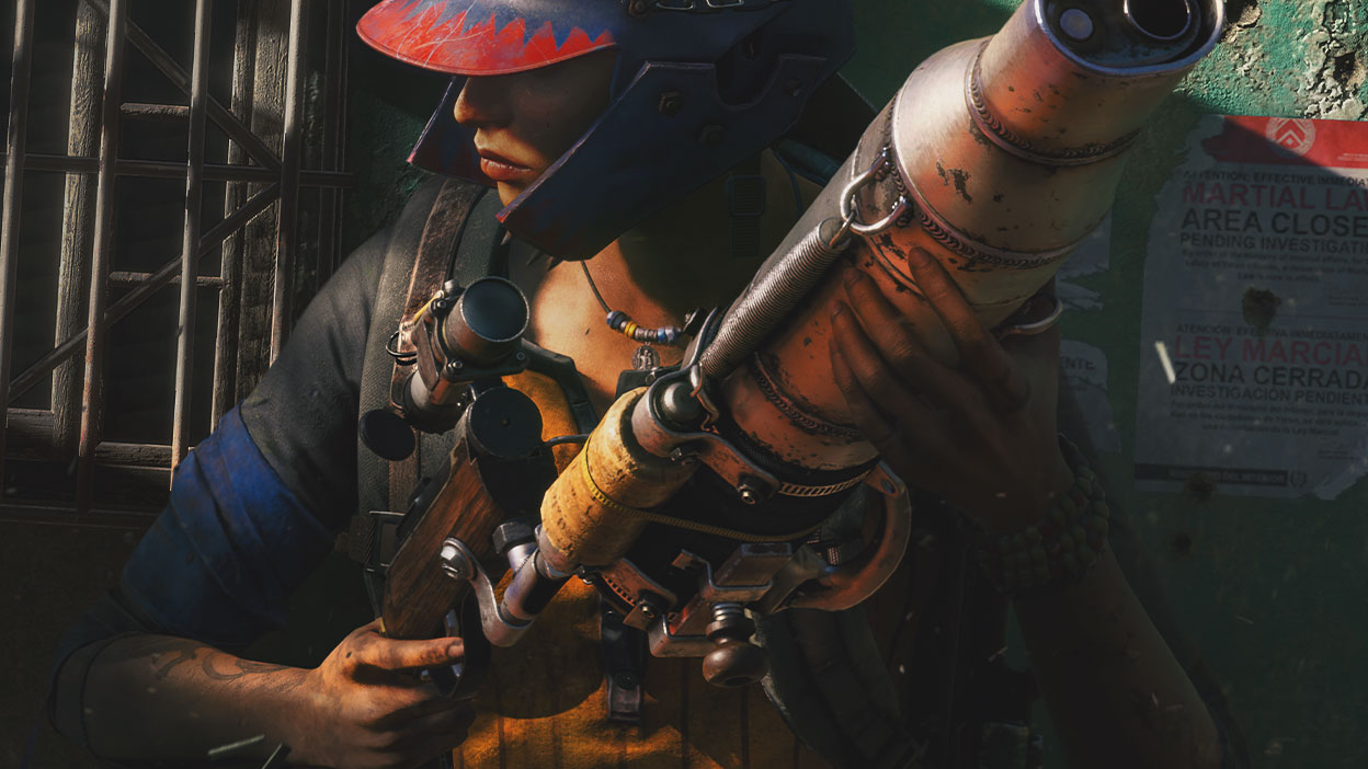 Eine Person in einem selbstgemachten Kampfhelm hält in Far Cry 6 einen Raketenwerfer.